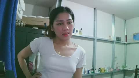 Snapshot of luxy27 chatting on 12.01.24 nikke online show from 12.01.24