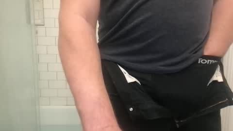 lvguynextdoor440656 online show from 10.18.25