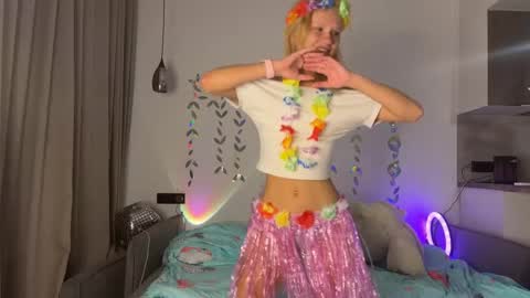 lxsundolyxl_ online show from 10.04.25