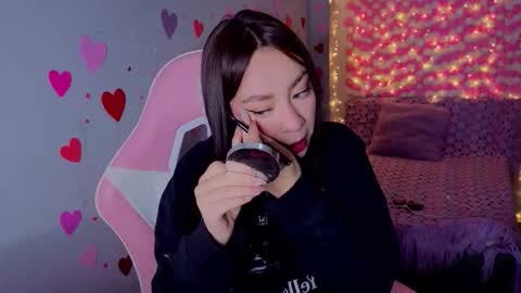 Snapshot of lya_levine chatting on 02.25.26 Lya online show from 02.25.26