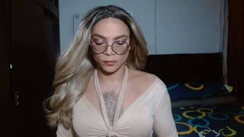 Snapshot of lya_mcconellts chatting on 12.24.24 Lya Mcconell online show from 12.24.24