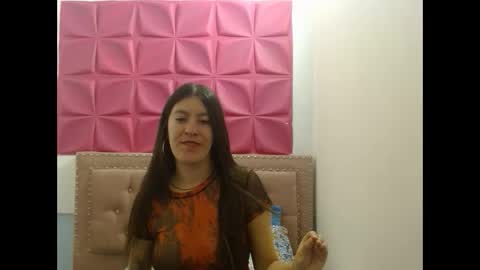 Snapshot of lyacoopper chatting on 11.20.25 lyacoopper online show from 11.20.25