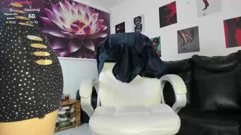  Lycoris  online show from 11.22.25