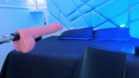 Lyen Rae  online show from 03.22.26