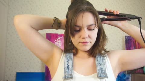 Snapshot of lyle_art chatting on 01.29.25 hi im Lyle online show from 01.29.25