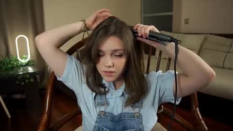 Snapshot of lyle_art chatting on 03.01.25 hi im Lyle online show from 03.01.25