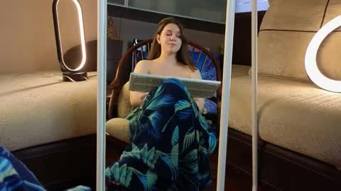 Snapshot of lyle_art chatting on 03.11.25 hi im Lyle online show from 03.11.25