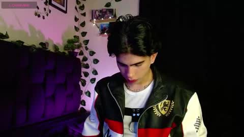 Lyle Bennett Freelance Model online show from 02.07.25