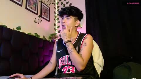 Lyle Bennett Freelance Model online show from 02.14.25