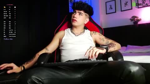 Snapshot of lylebennett_ chatting on 04.06.26 Lyle Bennett Freelance Model online show from 04.06.26