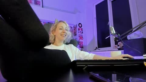 Snapshot of lylithskye chatting on 12.11.24 Lylith Skye NO NUDE model online show from 12.11.24