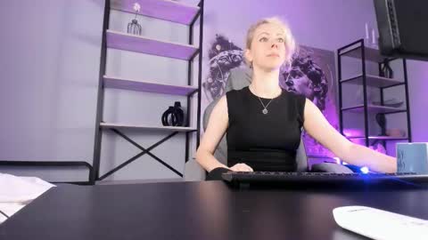 Snapshot of lylithskye chatting on 09.11.25 Lylith Skye NO NUDE model online show from 09.11.25