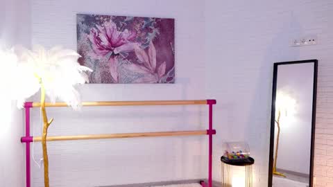 Lyly   online show from 02.25.25