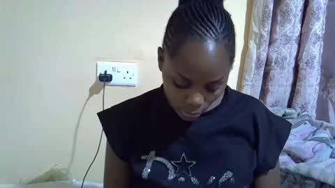 lyn_anna online show from 10.07.25
