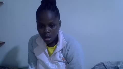 Snapshot of lyn_anna chatting on 05.15.26 lyn_anna online show from 05.15.26