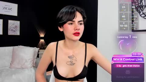 Lyn online show from 12.24.24