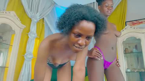 Snapshot of lyna2000 chatting on 04.01.26 LYNA online show from 04.01.26