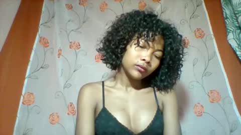 Snapshot of lyndah19 chatting on 11.24.25 lyndah19 online show from 11.24.25