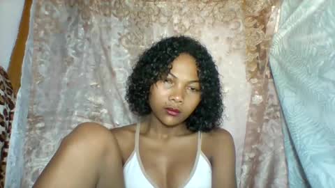 Snapshot of lyndah19 chatting on 11.27.25 lyndah19 online show from 11.27.25