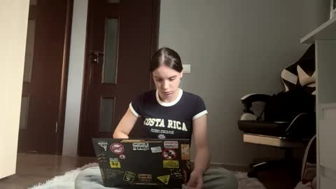 Snapshot of lynettawiseman chatting on 06.05.26 Eva online show from 06.05.26