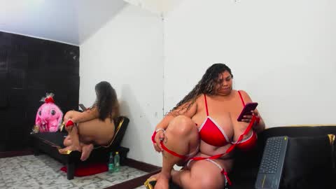 Snapshot of lynn_and_esteban chatting on 02.15.26 Lynn jonnes online show from 02.15.26