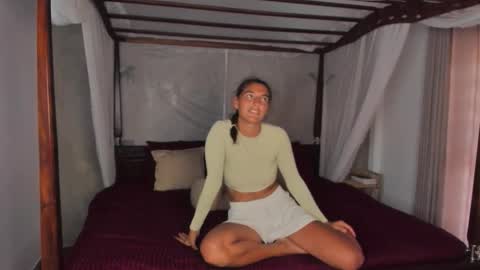 Snapshot of lynn_jackson chatting on 11.15.25 LYNN online show from 11.15.25