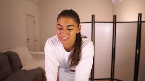 Snapshot of lynn_jackson chatting on 12.15.25 LYNN online show from 12.15.25