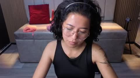 Snapshot of lynn_turner_ chatting on 05.28.26 lynn_turner_ online show from 05.28.26