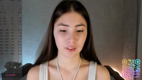 Snapshot of lynnaaspen chatting on 11.23.25 Ellie online show from 11.23.25