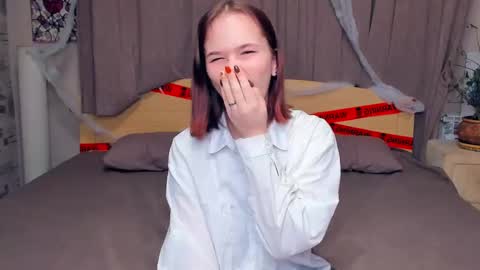 Cozy Lynns room online show from 11.21.25