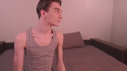 Snapshot of lyonfilm chatting on 12.01.24 KennyEliot online show from 12.01.24