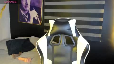 Snapshot of lyralux10 chatting on 09.14.25 lyralux10 online show from 09.14.25