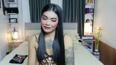 lytatto_lashes online show from 07.09.26