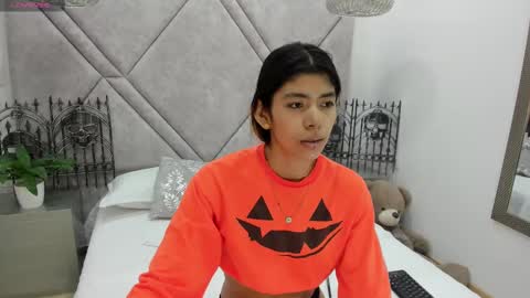 Lyxi online show from 10.01.25
