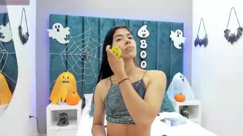 Lyxi online show from 10.12.25