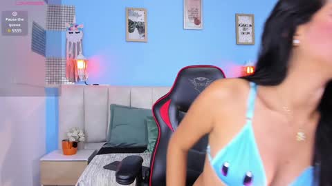 Lizzy smith  online show from 01.03.25