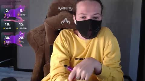 Snapshot of m00n8kiki chatting on 09.15.25 Ksu online show from 09.15.25