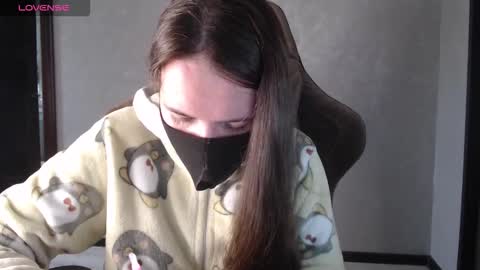 Snapshot of m00n8kiki chatting on 09.19.25 Ksu online show from 09.19.25