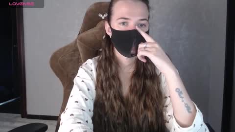 Snapshot of m00n8kiki chatting on 10.02.25 Ksu online show from 10.02.25