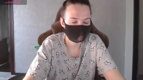 Snapshot of m00n8kiki chatting on 10.16.25 Ksu online show from 10.16.25
