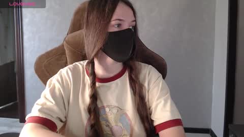 Snapshot of m00n8kiki chatting on 10.23.25 Ksu online show from 10.23.25