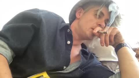 Snapshot of m00nshine710 chatting on 10.06.25 M00nshine710 online show from 10.06.25