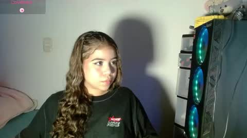 Snapshot of m1la_18 chatting on 05.07.26 mila online show from 05.07.26