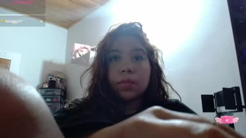 Snapshot of m1la_18 chatting on 05.19.26 mila online show from 05.19.26