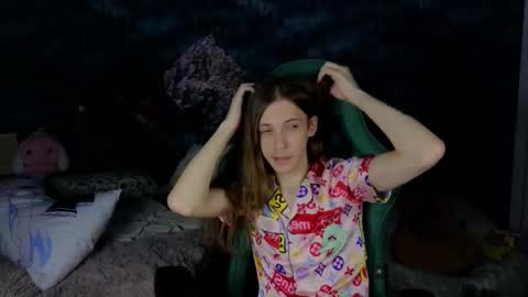 Snapshot of m1shq chatting on 09.08.25 m1shq online show from 09.08.25