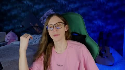 Snapshot of m1shq chatting on 09.13.25 m1shq online show from 09.13.25