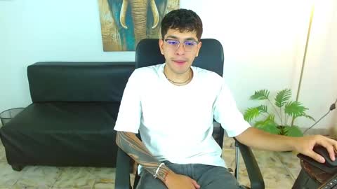 Snapshot of maax_18 chatting on 03.17.26 Max online show from 03.17.26