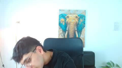 Snapshot of maax_18 chatting on 03.31.26 Max online show from 03.31.26