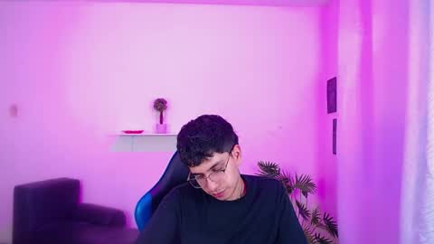 Snapshot of maax_18 chatting on 04.07.26 Max online show from 04.07.26