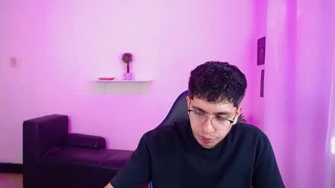 Snapshot of maax_18 chatting on 04.13.26 Max online show from 04.13.26